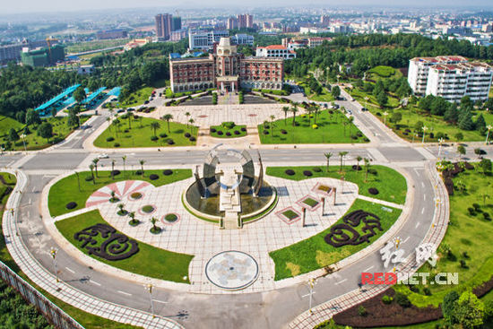 以落實(shí)“長(zhǎng)沙工業(yè)30條”為契機(jī) 開創(chuàng)瀏陽(yáng)經(jīng)開區(qū)改革創(chuàng)新新局面